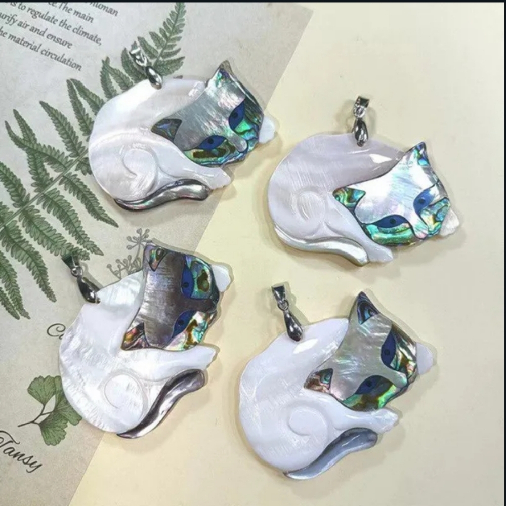 ⚠️1 Left! Natural White Abalone Shell Cat Necklace - Picture 5 of 5